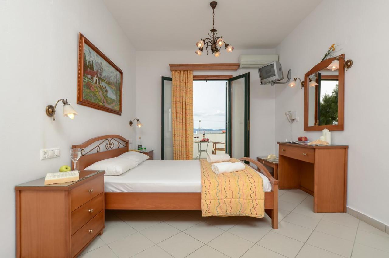 Agia Anna  Dolphin Studios מראה חיצוני תמונה